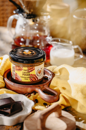 Pekannusspaste mit Milchschokolade und Kaffee