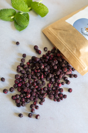 Whole freeze-dried berries